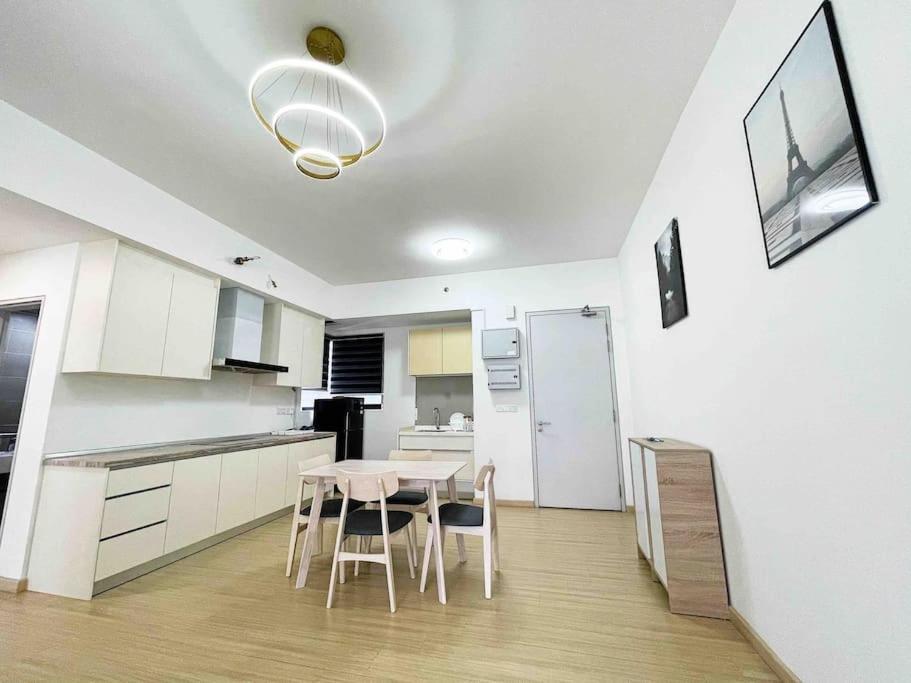 Cozy & Comfy Home Dsara Sentral Opposite Mrt 숭가이 불루 외부 사진